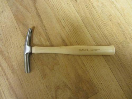 MAGNETIC TACK HAMMER / wood handle